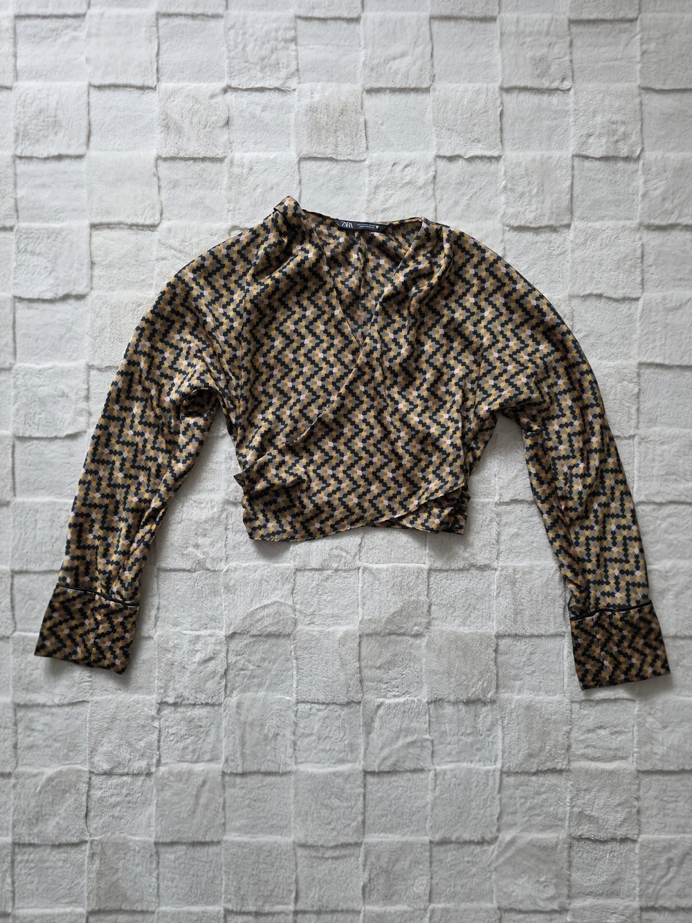Zara Geometric Wrap Crop Blouse in Black and Tan - Picture 2 of 4